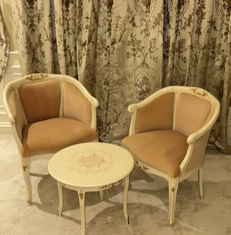 Classic Luxury Chair & Table Set - 2