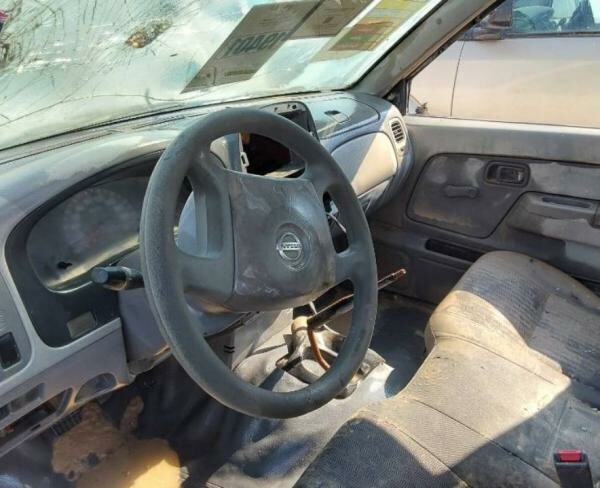 NISSAN PICKUP 2006 - 6