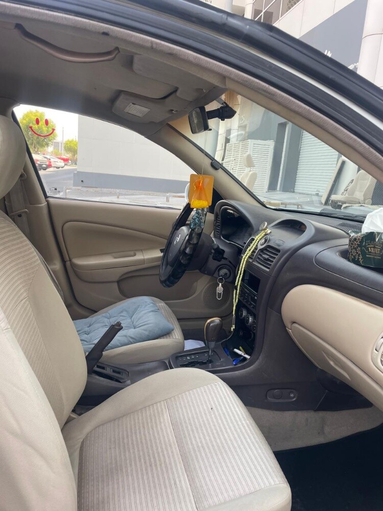 Nissan sunny - 7