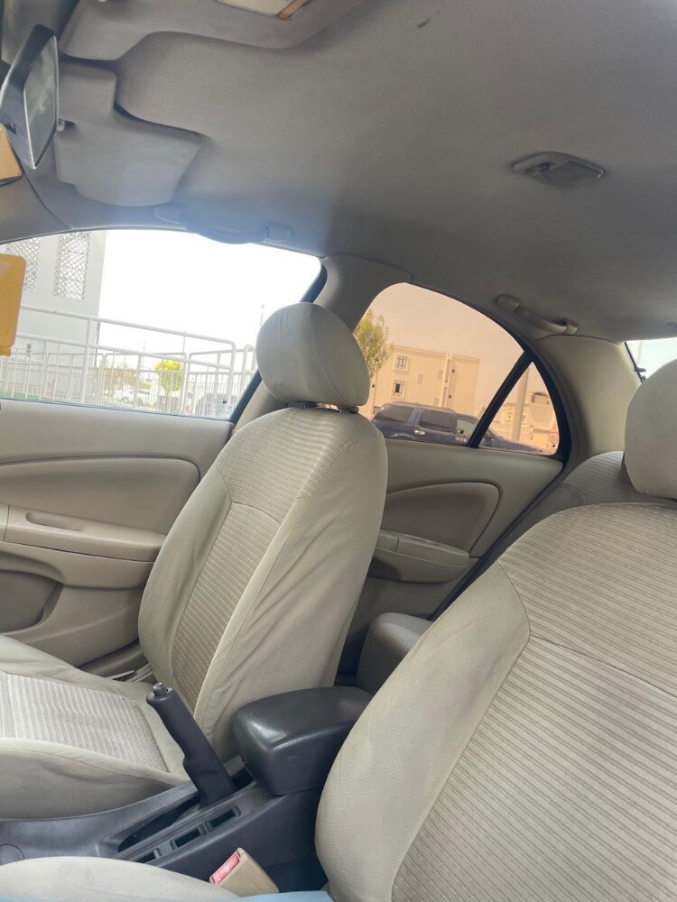 Nissan sunny - 6