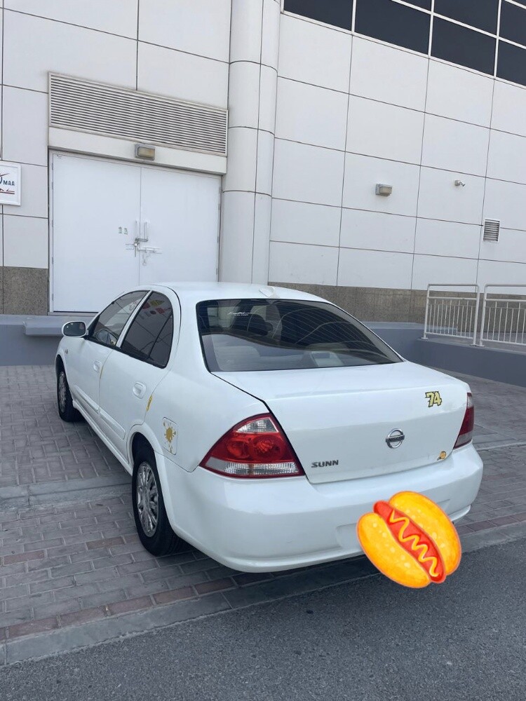Nissan sunny - 2