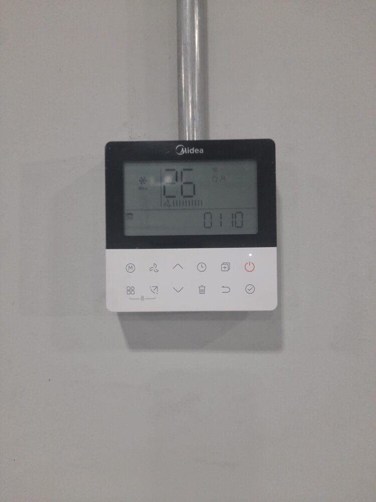 Ducted Ac good condition - 5