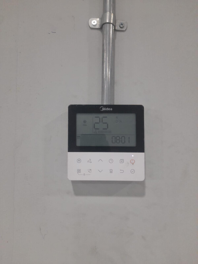 Ducted Ac good condition - 6