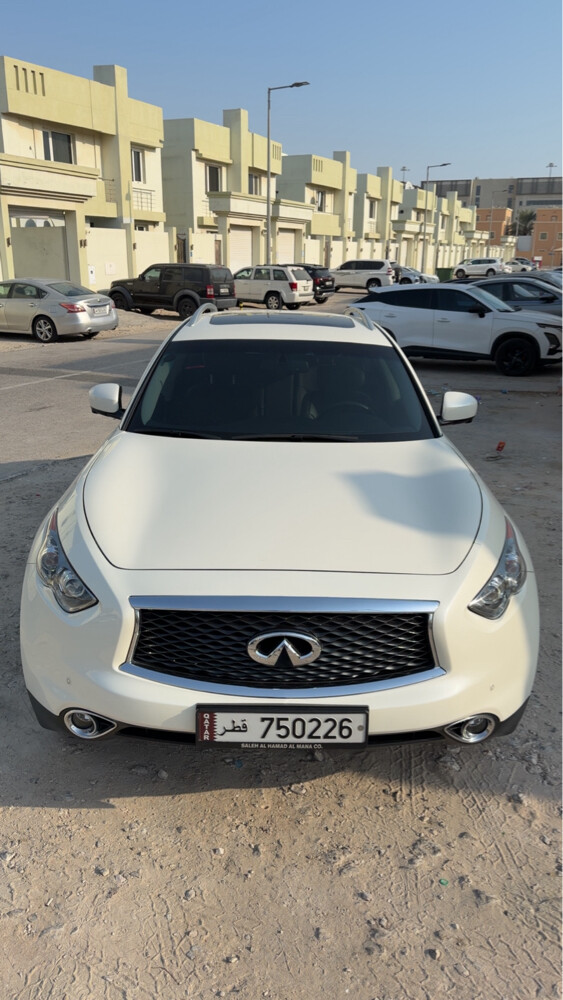 Infiniti QX70 - 1