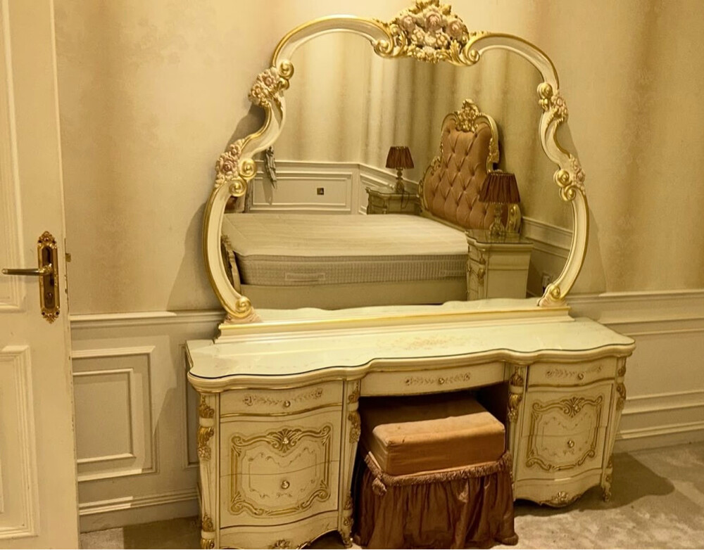 Luxury Classic French-Style Bedroom - 2