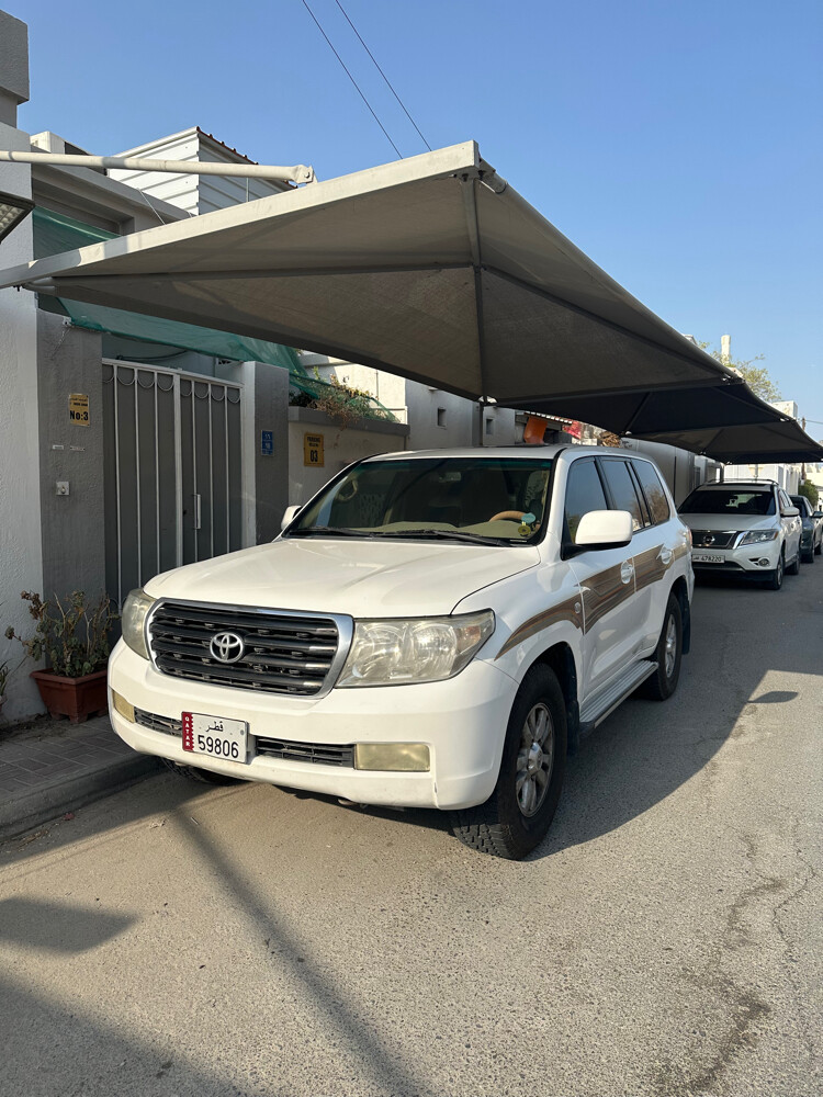 Toyota Land Cruiser - 4
