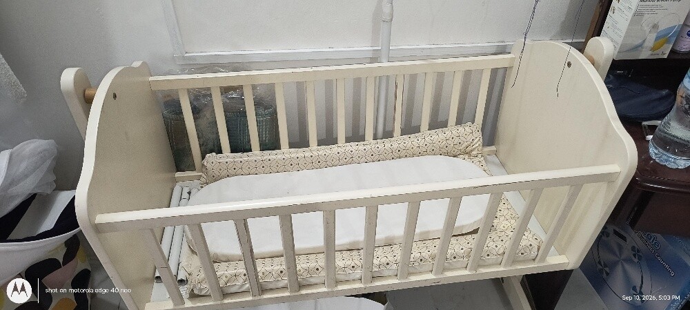 baby crib - 1