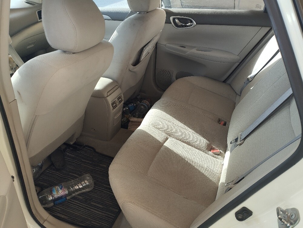 Nissan Sentra - 4