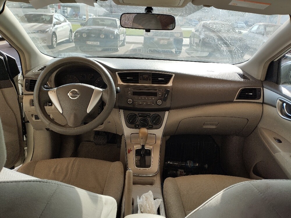 Nissan Sentra - 5