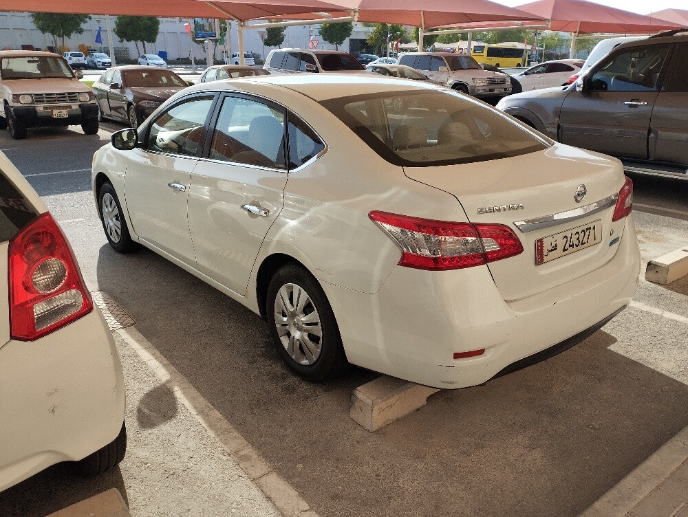 Nissan Sentra - 2