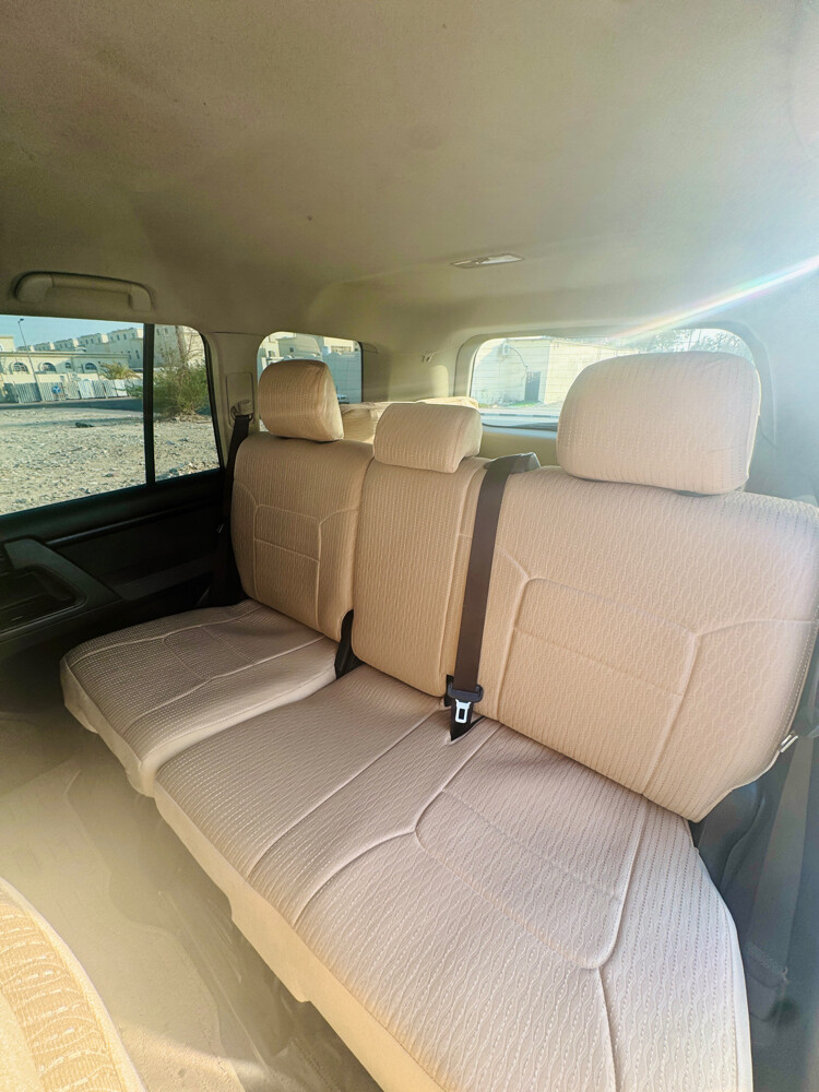Toyota Land Cruiser  - 9