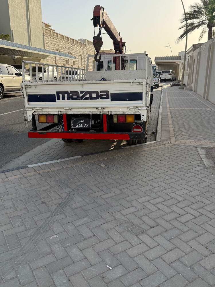 مازدا ، طراز 2600 + رافعة - 2