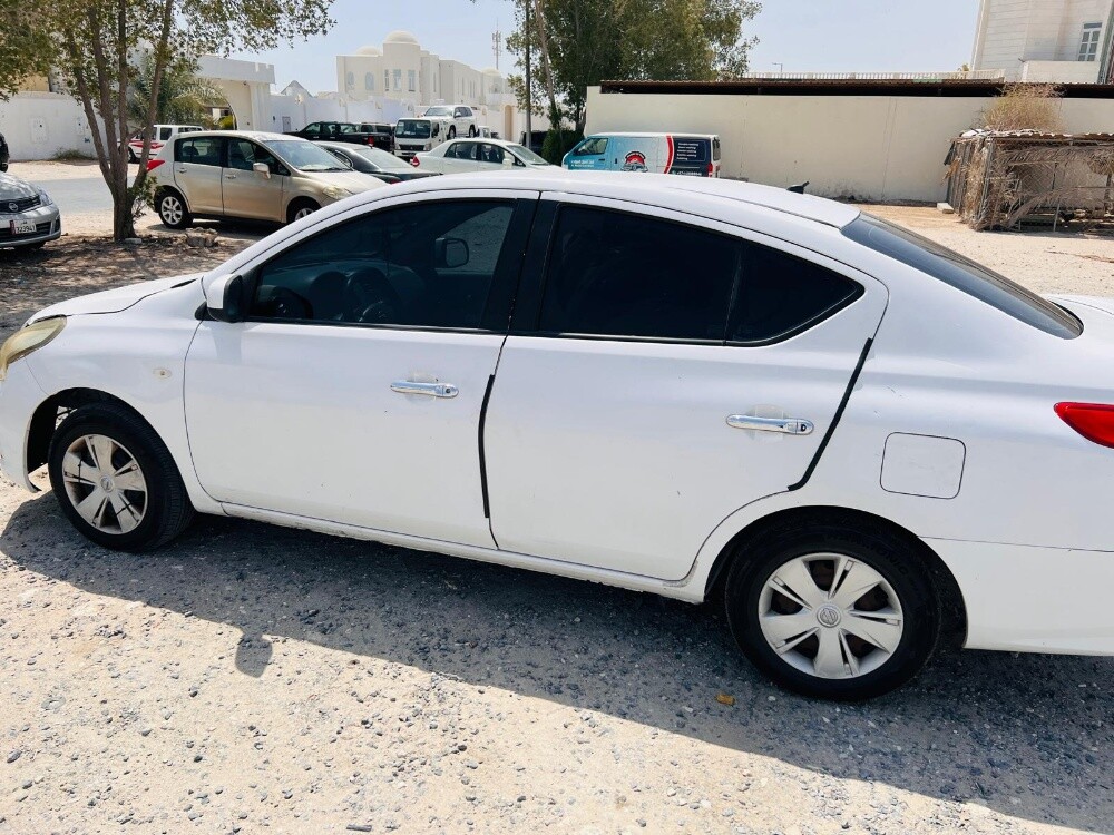 Nissan Sunny - 2