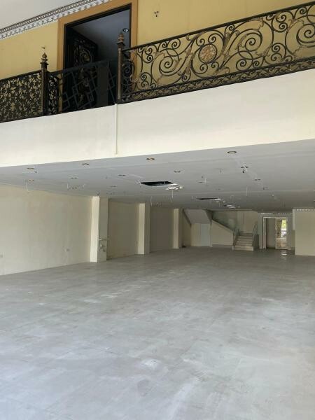 COMMERCIAL SHOP FOR RENT - 3