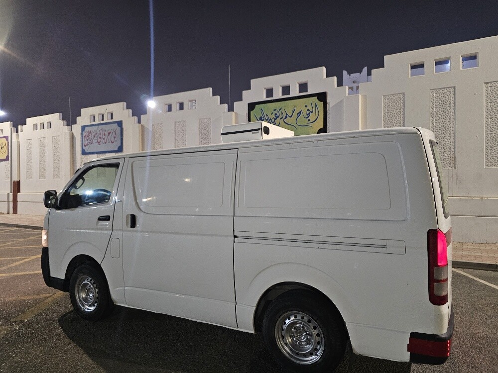 Toyota hiace chiller - 2