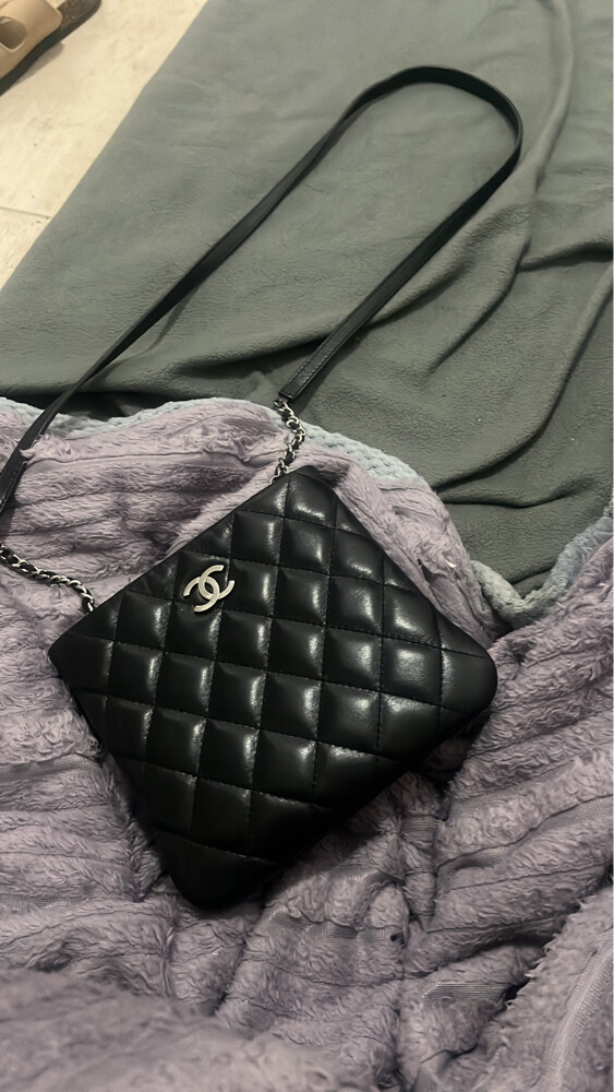 CHANEL quilted crossbody Bag - 8