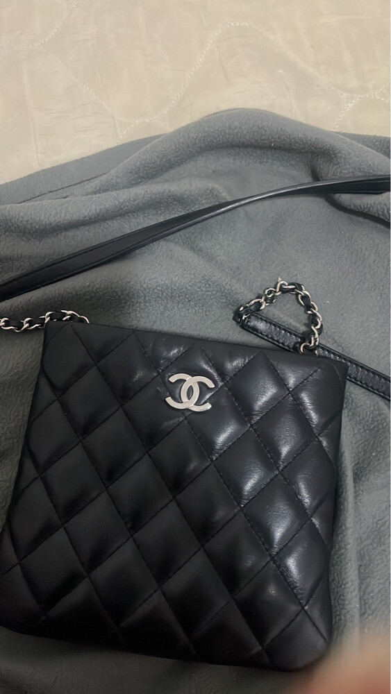 CHANEL quilted crossbody Bag - 4