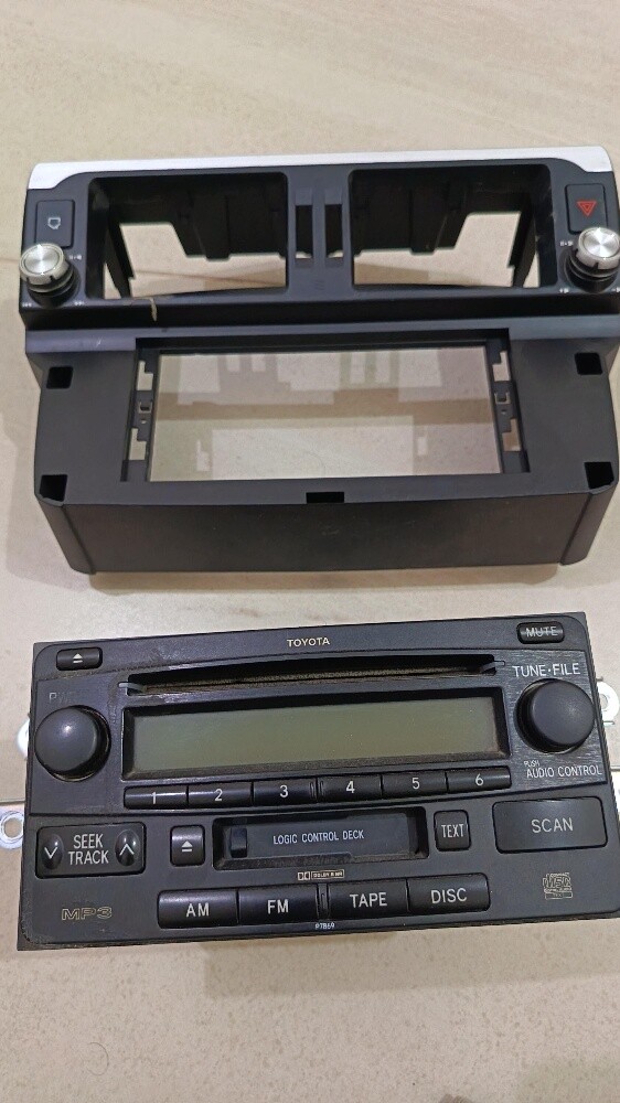 Toyota prado original radio with pa - 1