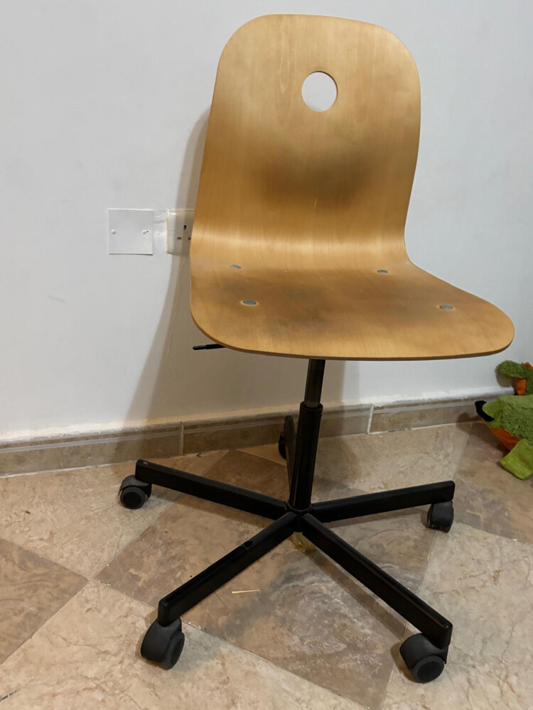 wooden oak desk with chair chair an - 3