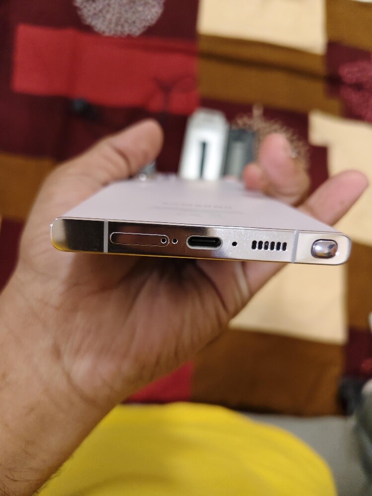 Samsung S23 Ultra Just Like New - 4