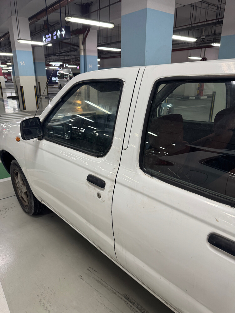 Nissan Pick Up - 5