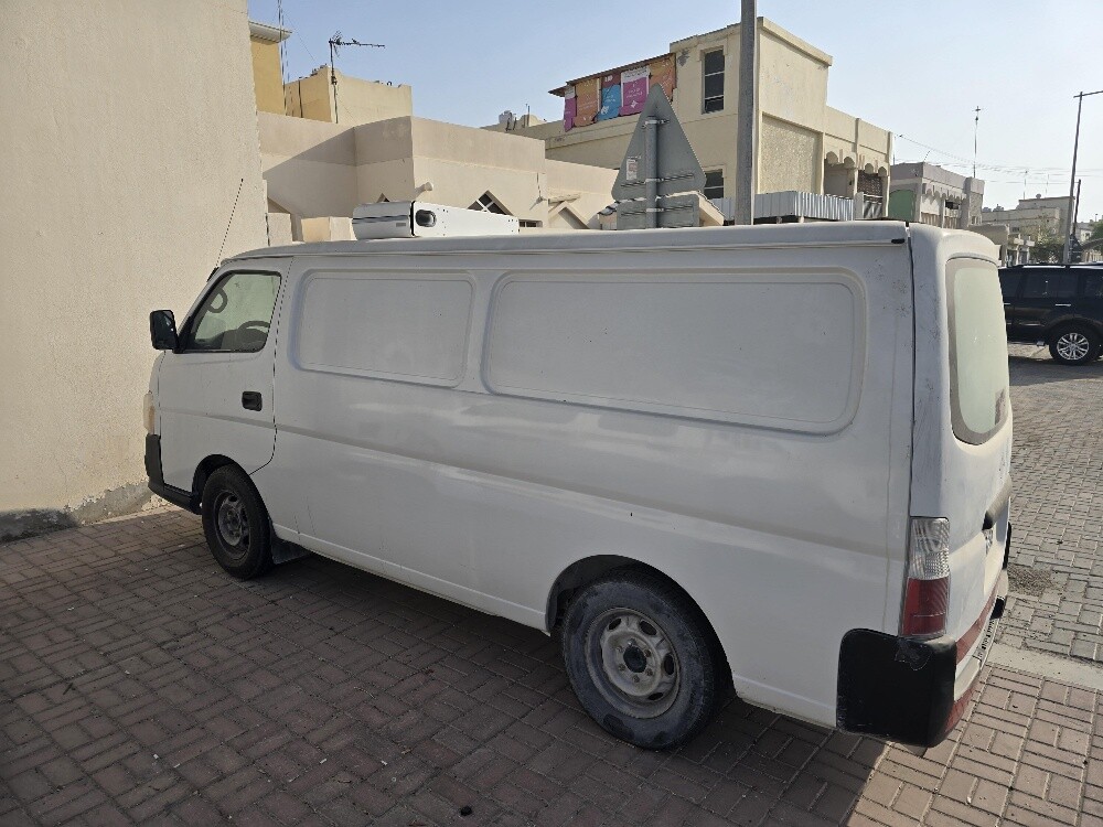 Nissan urvan refrigerator - 2