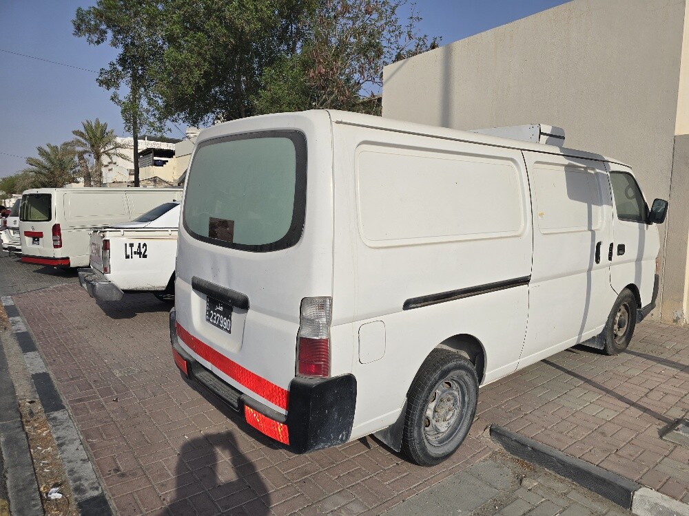Nissan urvan refrigerator - 6