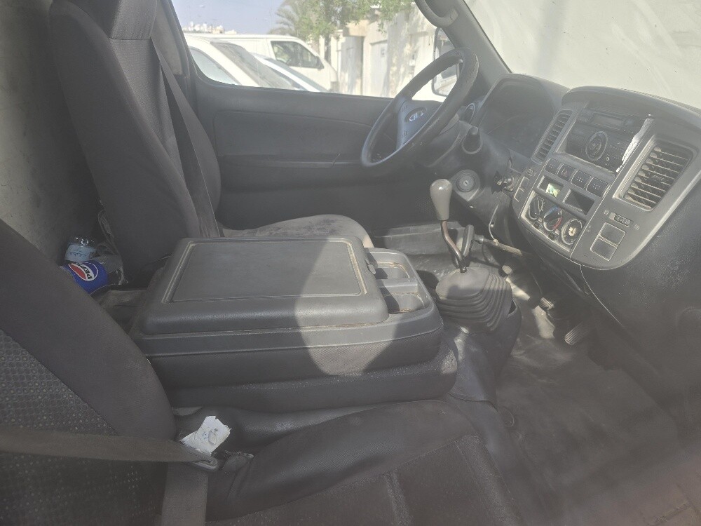 Nissan urvan refrigerator - 8