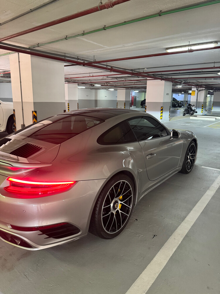 Porsche 911 Turbo S - 9