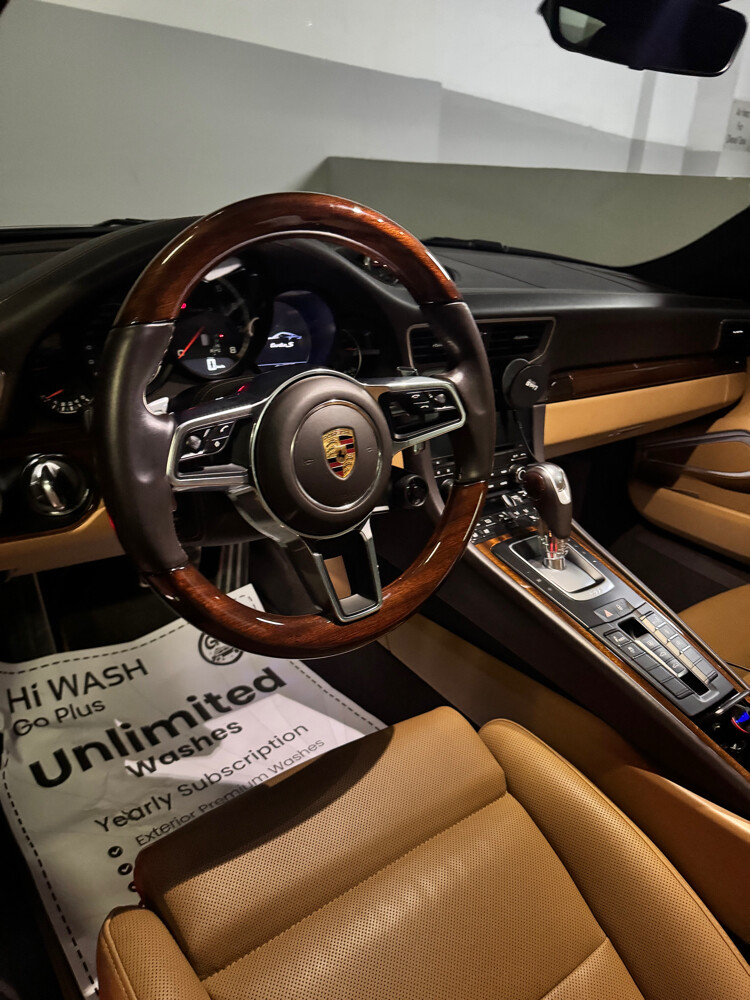 Porsche 911 Turbo S - 16