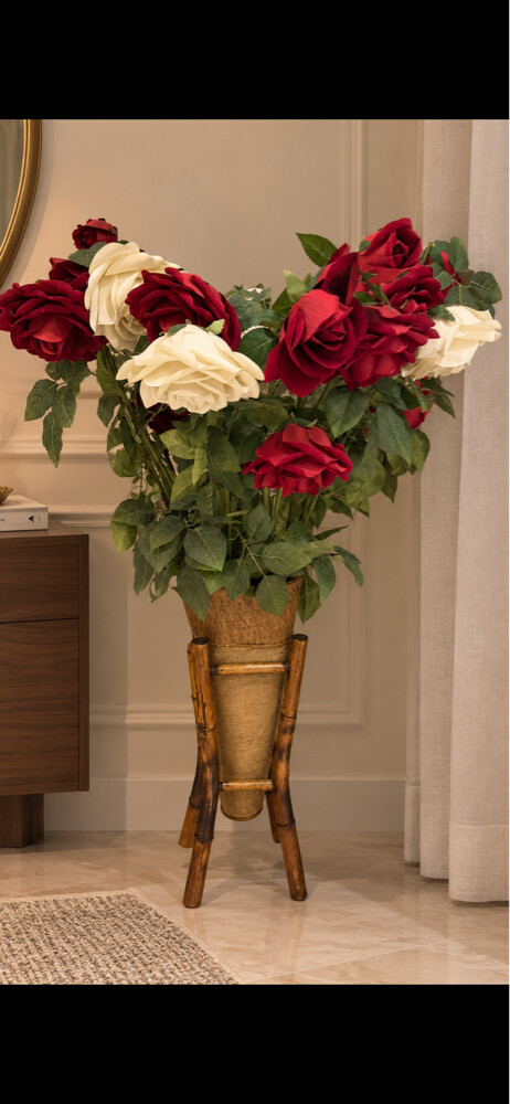 Large elegant decorative vase - 1