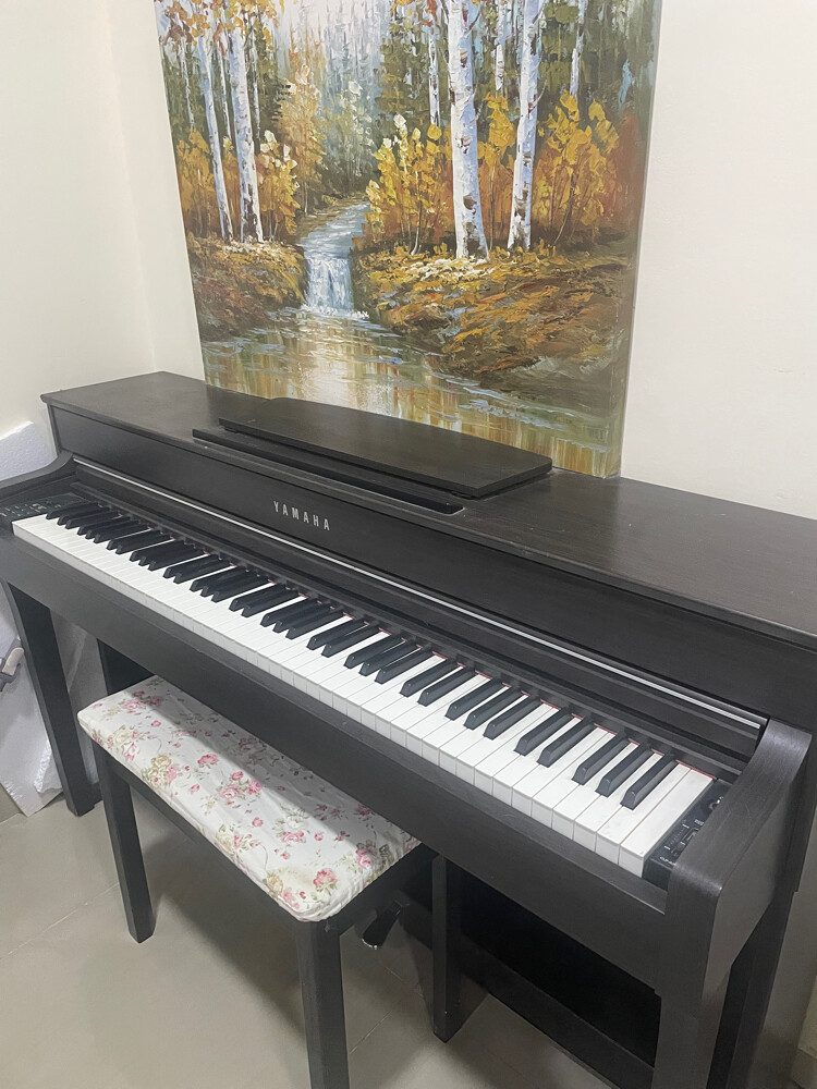 Yamaha electric piano  - 2