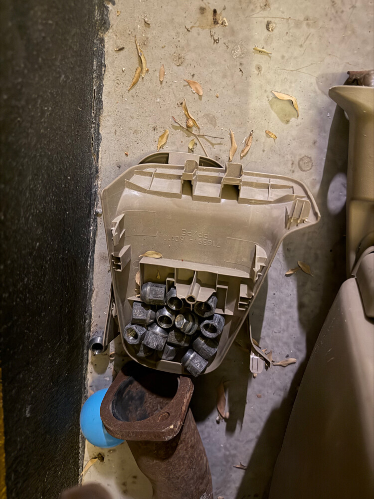 Land Cruiser seats  - 3