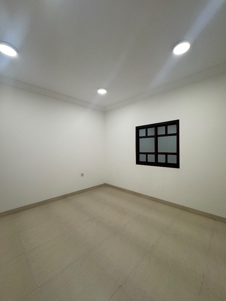 للبيع عماره مدينه خليفه
عبارة - 4