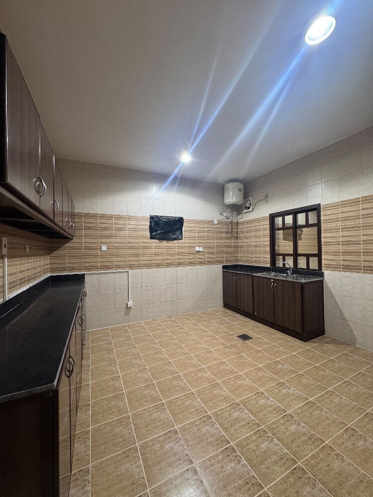 للبيع عماره مدينه خليفه
عبارة - 5
