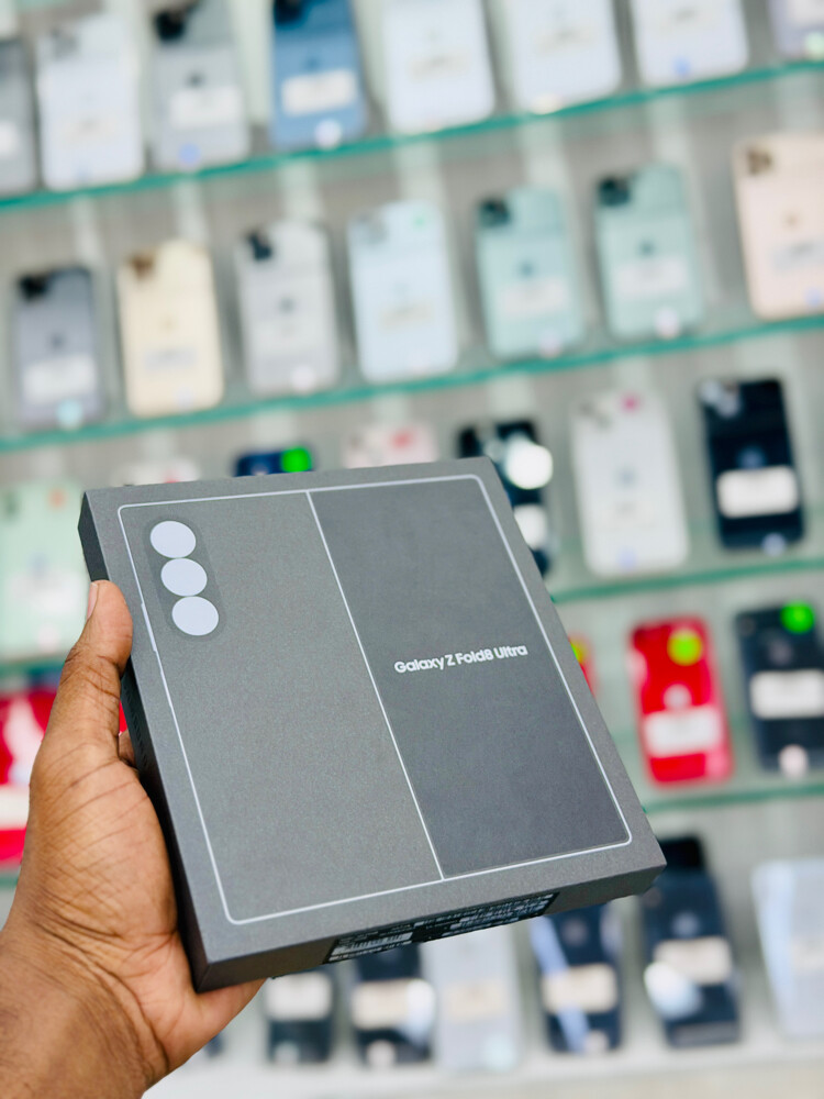 Samsung Galaxy Z Fold 8 Ultra - 6