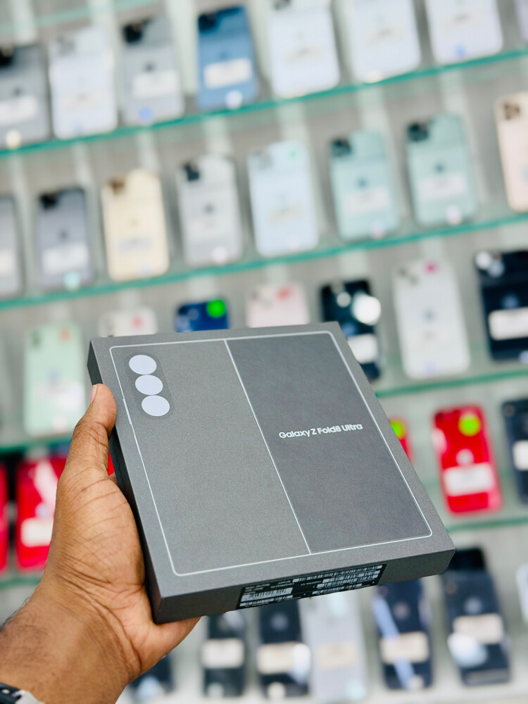 Samsung Galaxy Z Fold 8 Ultra - 4
