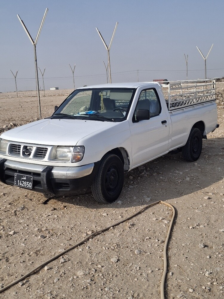 نيسان بيكاب موديل 2000 - 2