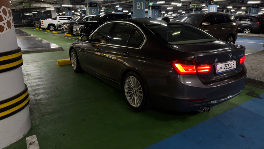 BMW 328i Luxury - 3