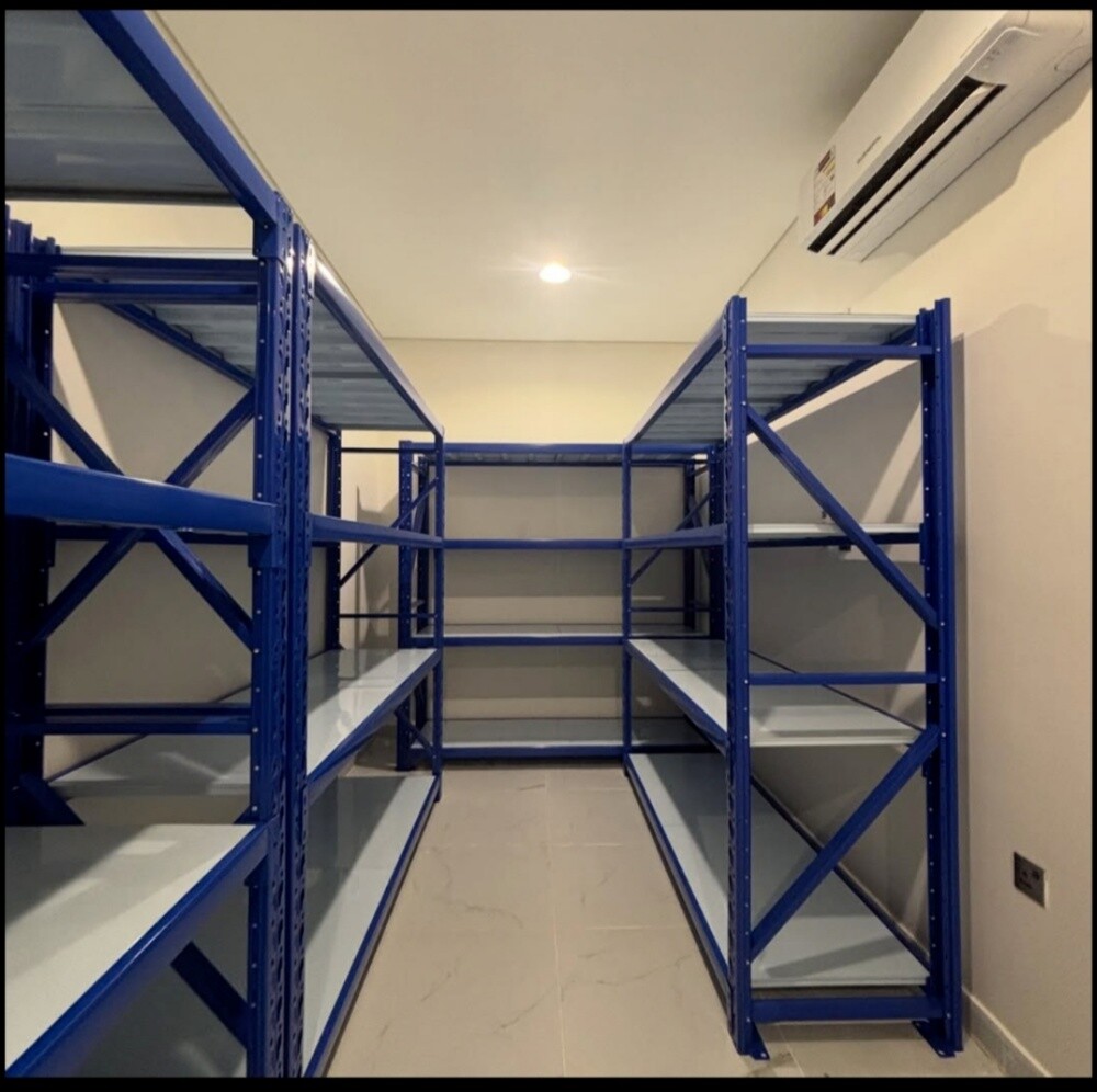 Iran rack heavy shelves available - 9