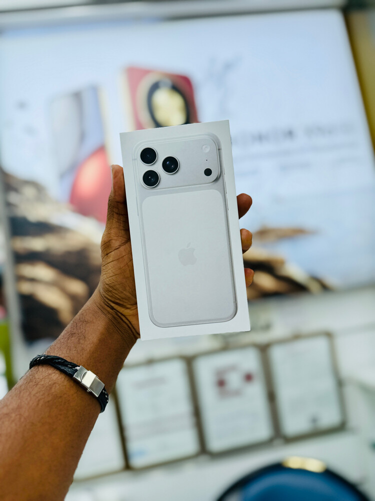 iPhone 17 Pro Max  - 3