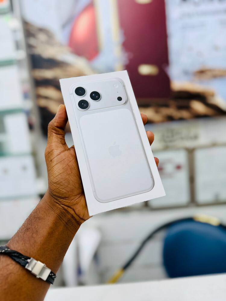 iPhone 17 Pro Max  - 6