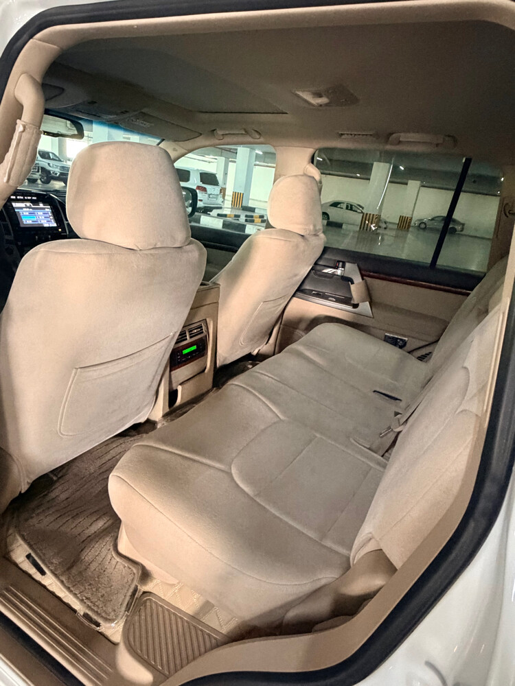 2014 Toyota Land Cruiser VXR - 3