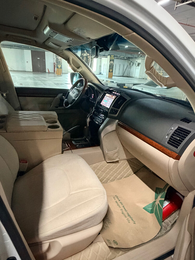 2014 Toyota Land Cruiser VXR - 7