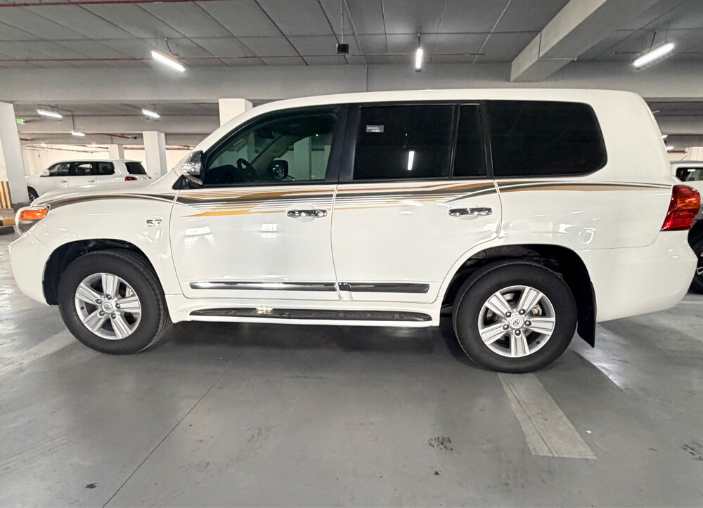 2014 Toyota Land Cruiser VXR - 1