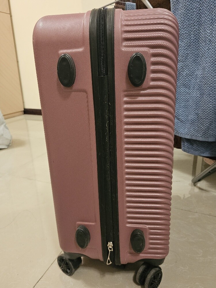 24 inch (66 cm - 18wide- 12 deep) - 4
