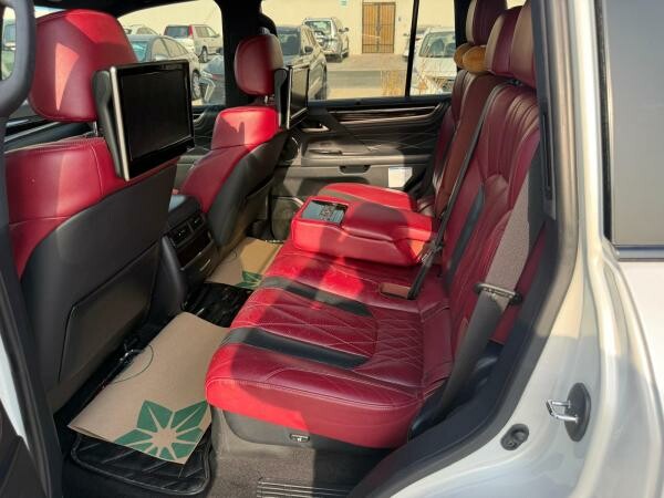 Lexus LX 570 S Black Edition 2019 - 13