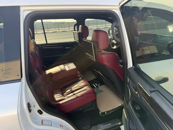 Lexus LX 570 S Black Edition 2019 - 14