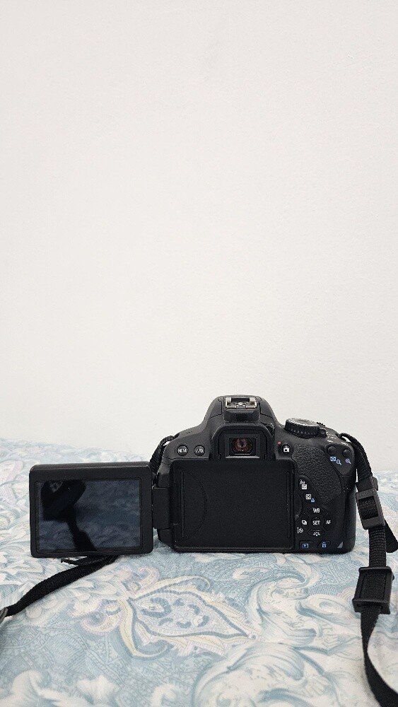 Canon EOS 650D - 1