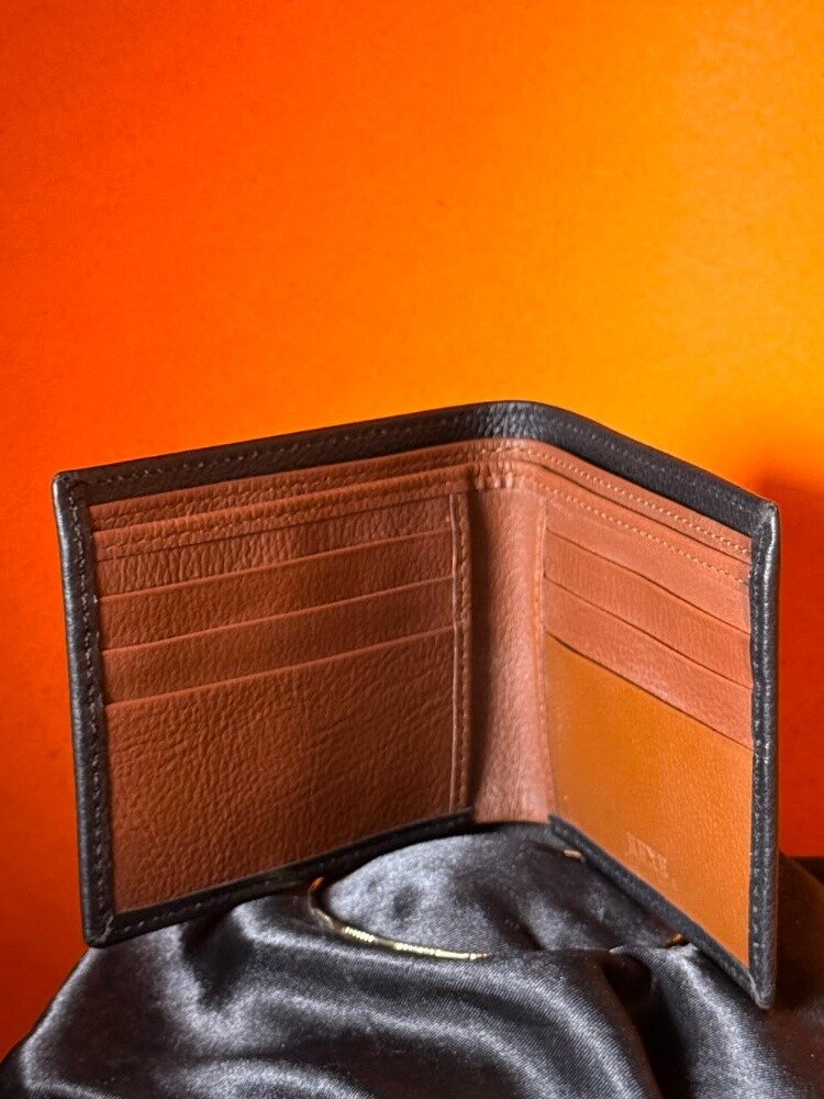 Leather bags and wallets - 10